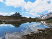 54 Il Rif. Monte Avaro si specchia 
